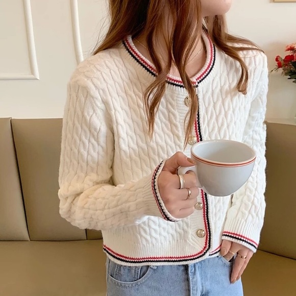 Cable knit sweater cardigan white stripe button cropped womens long sleeve - Picture 2 of 8